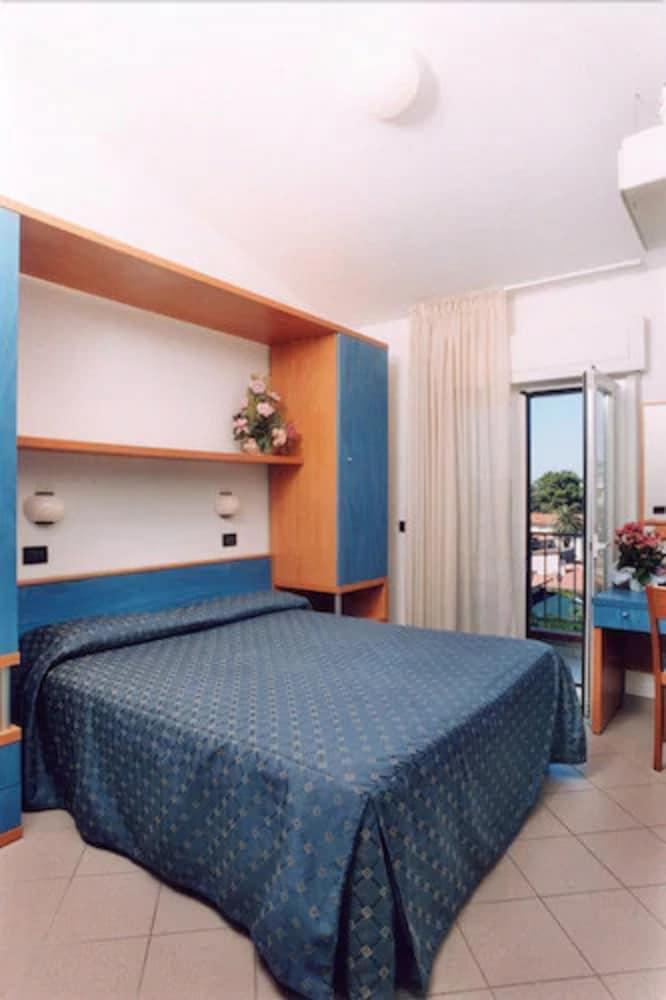 Hotel Fortunella Lido di Camaiore Eksteriør bilde