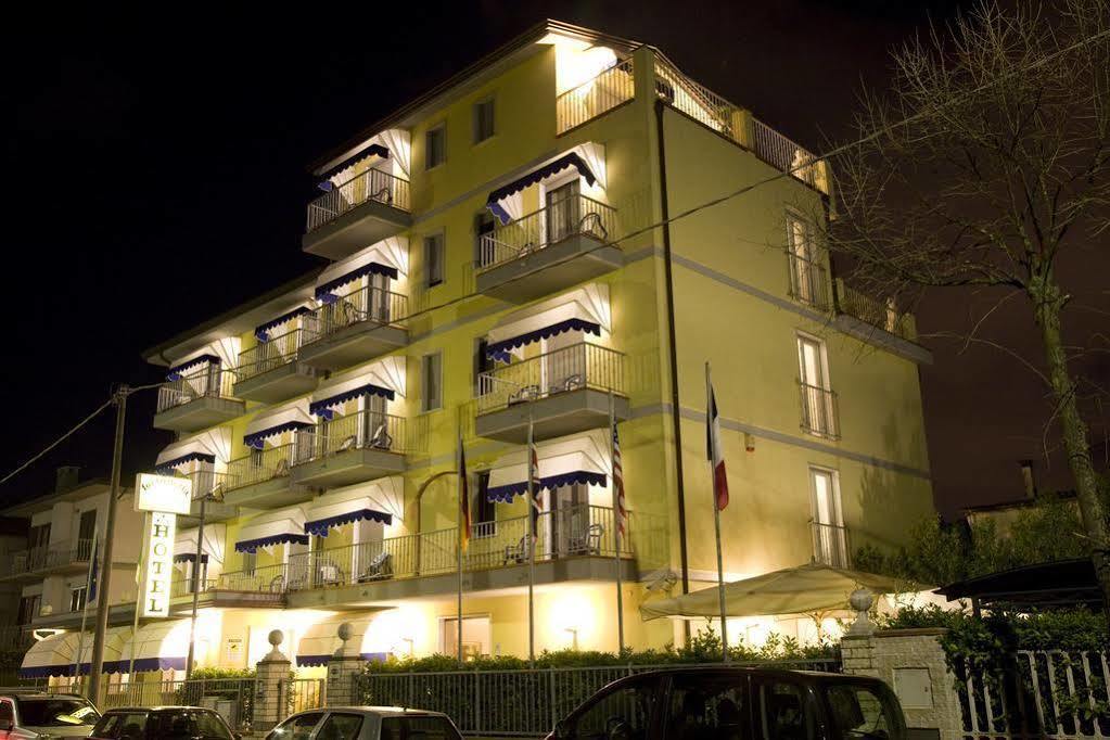 Hotel Fortunella Lido di Camaiore Eksteriør bilde